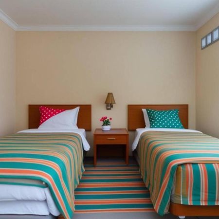 פרובולינגו Surya Guest House מראה חיצוני תמונה
