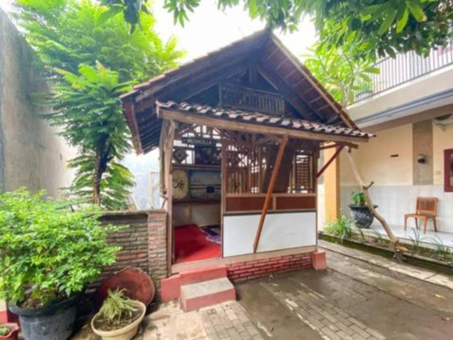 פרובולינגו Surya Guest House מראה חיצוני תמונה